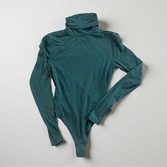 Lululemon Wundermost Ultra-Soft Nulu Turtleneck Bodysuit - Picture 2 of 3